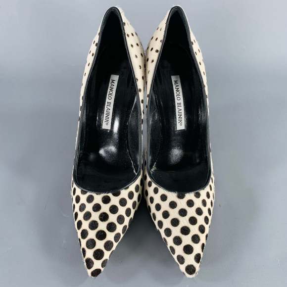 MANOLO BLAHNIK White Black Dots Pony Hair Stiletto Pumps - Picture 4 of 7